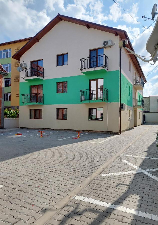 Apartament Teo Карансебеш Экстерьер фото